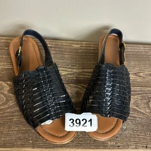 Black sandals upper leather size 8-1/2 no name buckle strap preowned